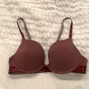 34B- Calvin Klein bra Phoebe
